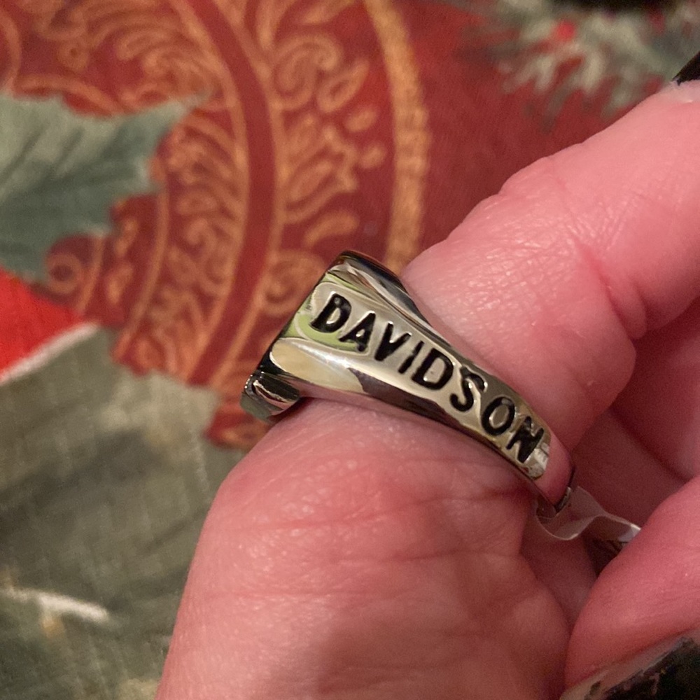 - Willie G Rings - Picture 6 of 6